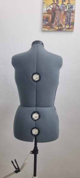 ADJUSTABLE DRESSFORM - Image 3