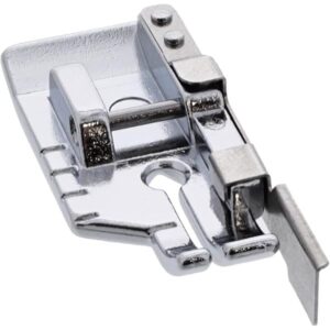 QUILTING PRESSER FOOT WITH GUIDE