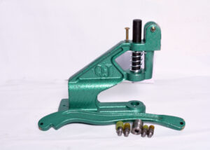RIVERT MACHINE WITH PEARL DICE
